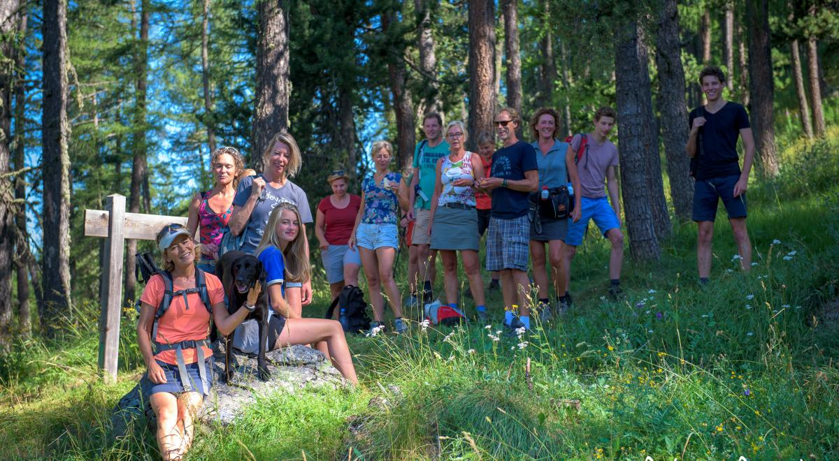 Camping La Vieille Ferme - Embrun - Randonnée en groupe