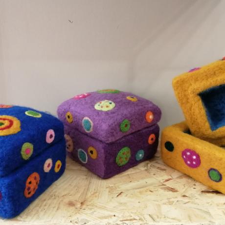 atelier laine feutrée EMBRUN - atelier laine feutrée EMBRUN