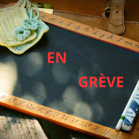 Ecole EN GREVE.png