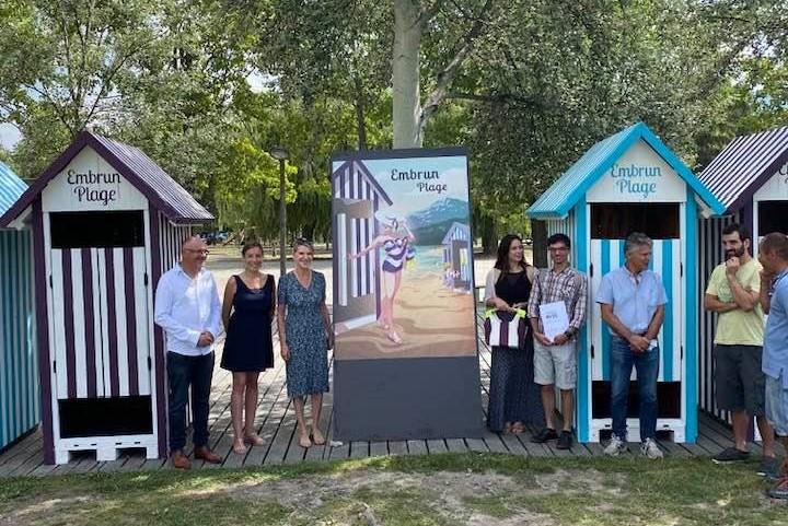 Embrun plage et cabines de plage